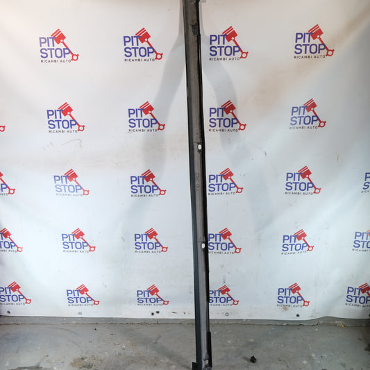 81a853890 MINIGONNA SOTTOPORTA DESTRO PASSEGGERO AUDI Q2 2016> 51S