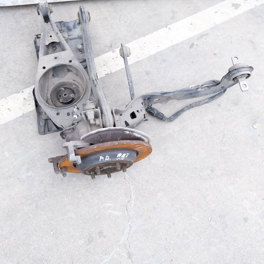 2266478 MOZZO MONTANTE FUSELLO POST. DESTRO FORD FOCUS IV 1.5 TDCI bx60