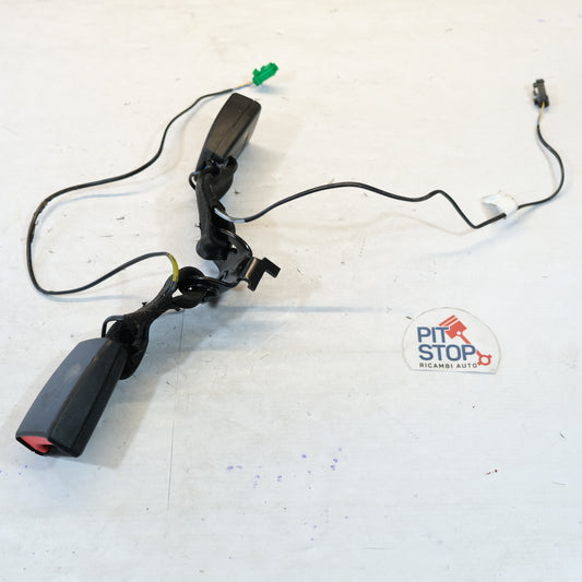 735569400 AGGANCIO CINTURA DI SICUREZZA POSTERIORE FIAT Panda 3° Serie 2012> 12s