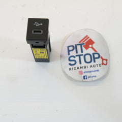 86190-0h010 ADATTATORE USB CARICATORE TOYOTA AYGO X 2023 > 10G