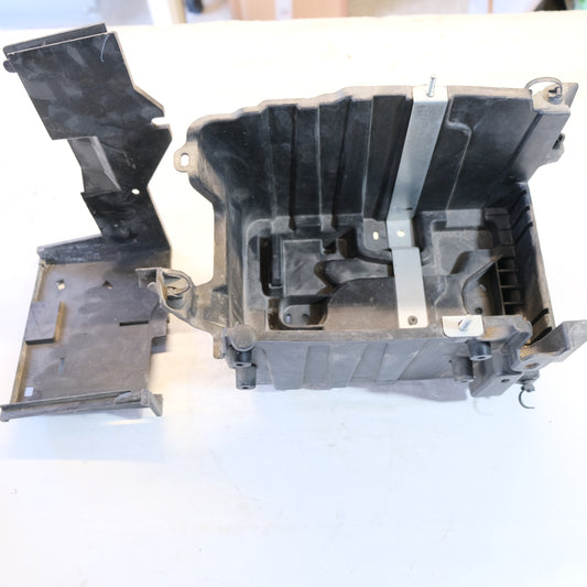 L1BB-10723-BB ALLOGGIO BATTERIA FORD Puma Serie Benzina 1000 (19>) 12gdx