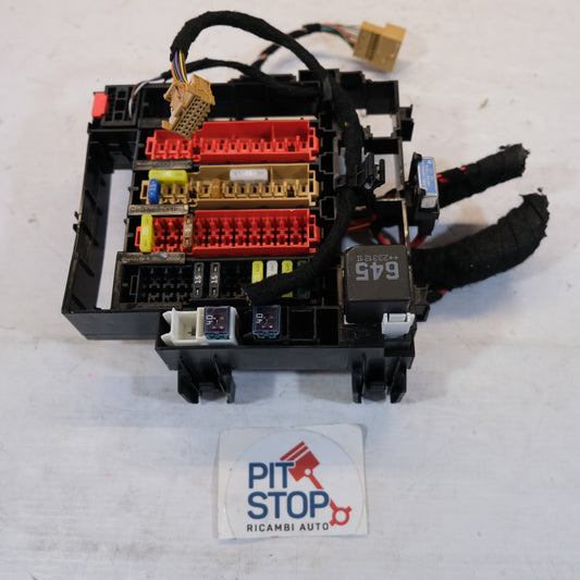 4m0971845 SCATOLA PORTA FUSIBILI AUDI Q8 2018> BX51