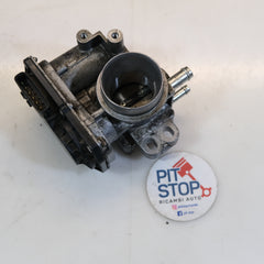 Corpo farfallato valvola TOYOTA YARIS 1.0 1.3 benzina 16v 22030-23010 99/2002