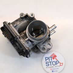 Corpo farfallato valvola TOYOTA YARIS 1.0 1.3 benzina 16v 22030-23010 99/2002