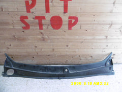 668113105R GRIGLIA GOCCIOLATOIO ANT. DACIA SANDERO SERIE II 2015 696013