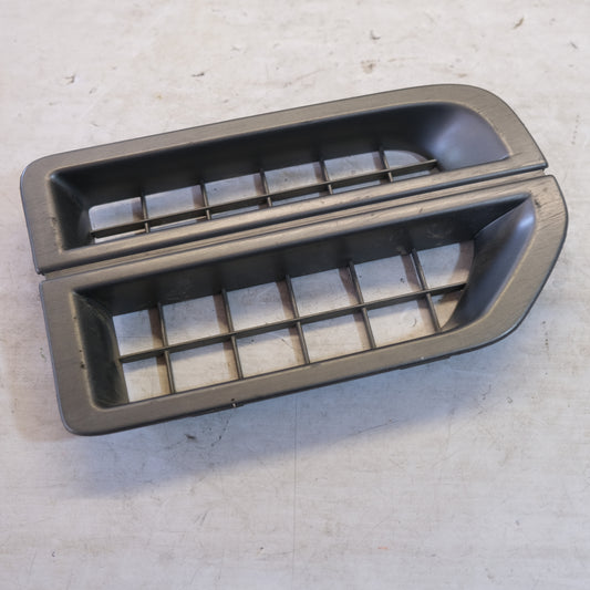 JAK000064 GRIGLIA MODANATURA PARAFANGO ANTERIORE DESTRO LAND ROVER DISCOVERY 12s