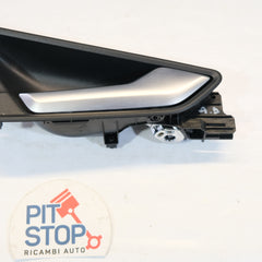 81A837020B MANIGLIA INTERNA ANTERIORE DESTRA AUDI Q2 (GAB) (2016 IN POI) 12g