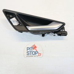 81A837020B MANIGLIA INTERNA ANTERIORE DESTRA AUDI Q2 (GAB) (2016 IN POI) 12g