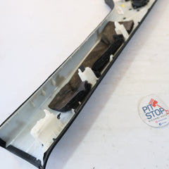 89a867233c 1AA035411 MONTANTE INTERNO ANTERIORE SINISTRO AUDI Q4 2021> 10S