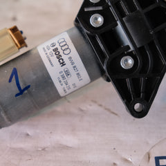 8w9827852e MOTORINO APERTURA BAGAGLIAIO POST. DX AUDI A4 8W B9 2016> 51S