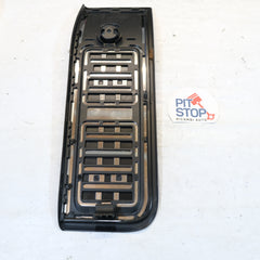 4k1964777a PLASTICA PEDANA INTERNA POGGIA PIEDE AUDI A4 10G