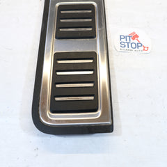 4k1964777a PLASTICA PEDANA INTERNA POGGIA PIEDE AUDI A4 10G