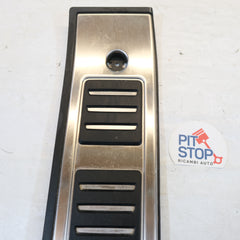 4k1964777a PLASTICA PEDANA INTERNA POGGIA PIEDE AUDI A4 10G