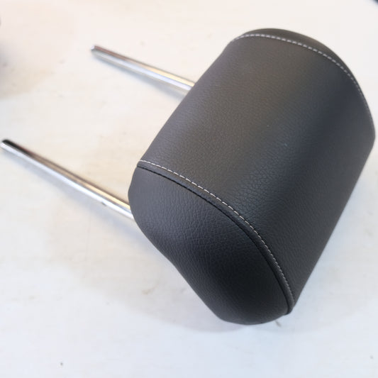 POGGIATESTA POSTERIORE IN PELLE NERA ESTERNO LATERALE SX DX OPEL ASTRA J 2009/2016 BX51