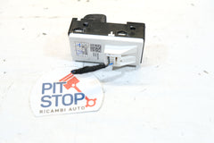 93581n70504x PULSANTE ALZAVETRO ANTERIORE DX HYUNDAI TUCSON IV NX4E 2020> 10g
