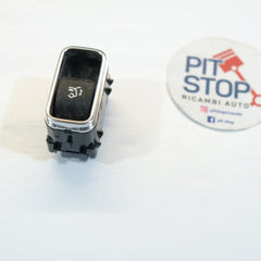a1678205702 INTERRUTTORE PULSANTE APERTURA BAULE MERCEDES CLA X118 2019> 10G