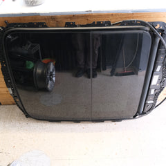 4M8877055A 4M8877056A 4M8877056A 4M8877049B TETTO APRIBILE AUDI Q8 2023 12S