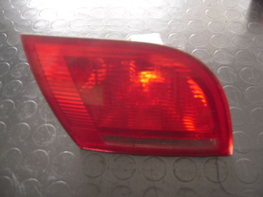 Stop Posteriore Sinistro Integrato nel Portello - Audi A3 Serie (8p1) (05>08) - Pit Stop Ricambi Auto