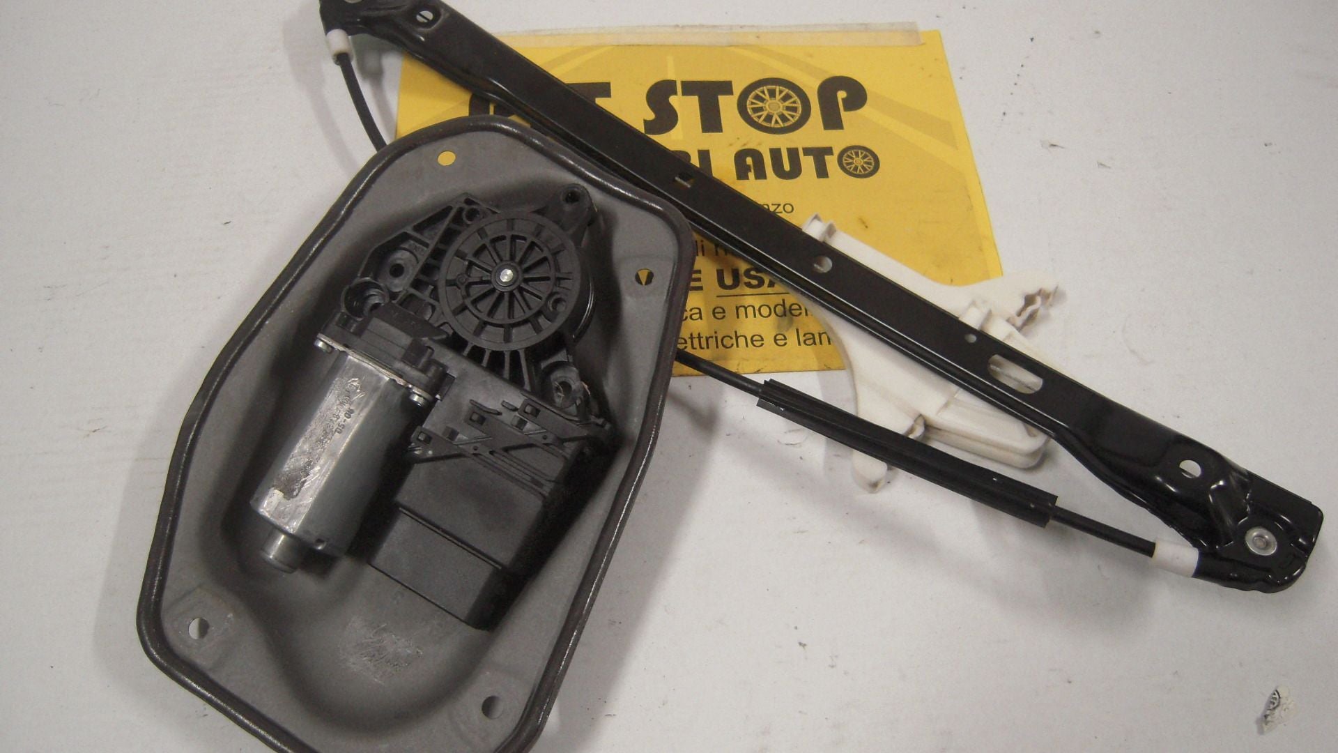 Motorino Alzavetro Posteriore Sinistro - Volkswagen Golf 5 Berlina (03>08) - Pit Stop Ricambi Auto