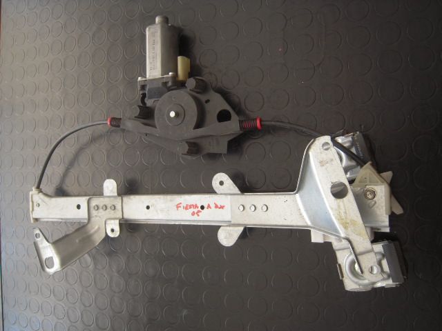 Motorino Alzavetro anteriore destra - Ford Fiesta 6è Serie - Pit Stop Ricambi Auto