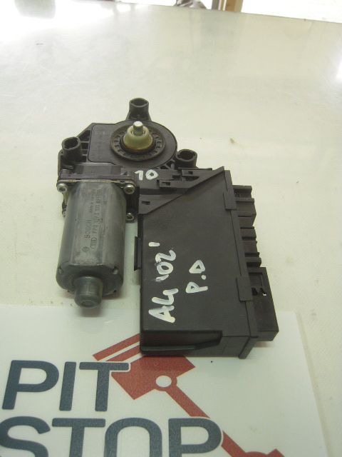 Motorino Alzavetro posteriore destra - Audi A4 Avant (8e) (00>04) - Pit Stop Ricambi Auto