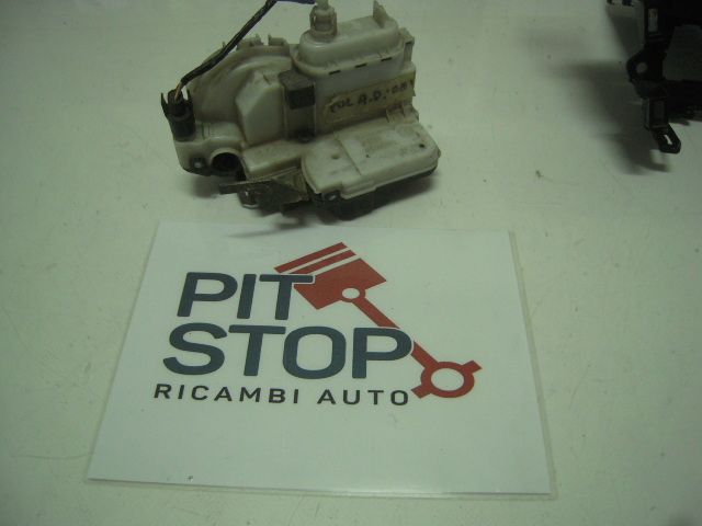 Serratura Anteriore Destra - Volkswagen Polo 3è Serie - Pit Stop Ricambi Auto