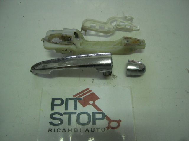 Maniglia esterna Anteriore Destra - Kia Carens 2è Serie - Pit Stop Ricambi Auto