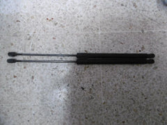 Pistoncini cofano Post. - Ford Focus Berlina 5è Serie - Pit Stop Ricambi Auto