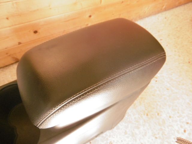 Tunnel consolle centrale - Ford Focus Berlina 5è Serie - Pit Stop Ricambi Auto