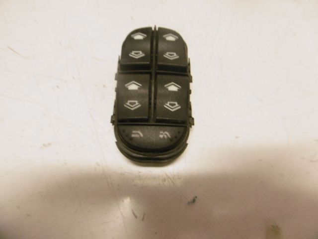 Pulsantiera Anteriore Sinistra - Ford Focus Berlina 2è Serie - Pit Stop Ricambi Auto