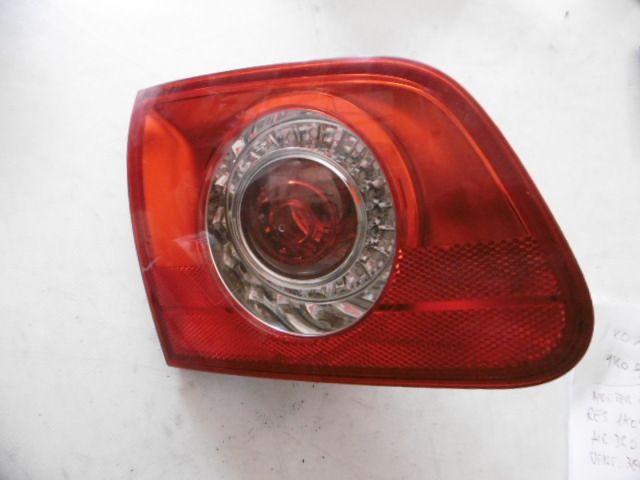 Stop Posteriore Sinistro Integrato nel Portello - Volkswagen Passat Variant 4è Serie - Pit Stop Ricambi Auto