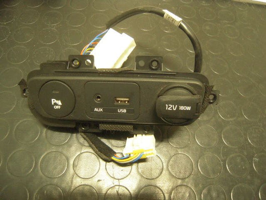 Interfaccia presa USB/ingresso AUX - Kia Sportage Serie (16>21) - Pit Stop Ricambi Auto