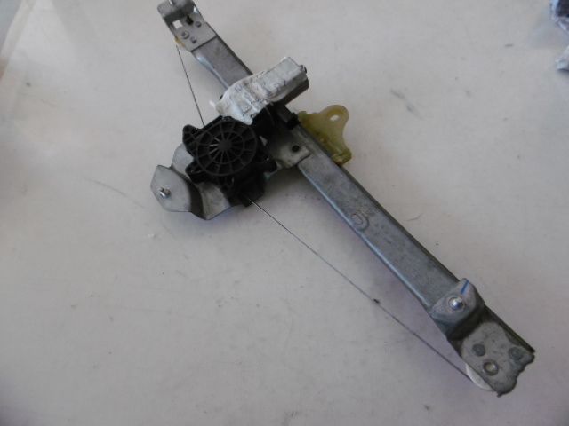 Motorino Alzavetro anteriore destra - Renault Clio Serie (08>15) - Pit Stop Ricambi Auto