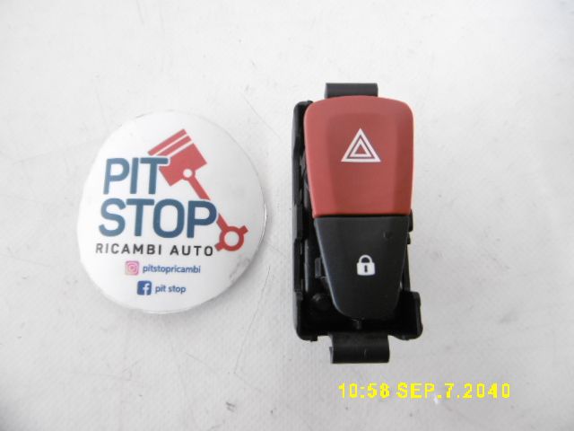 Pulsante luci di emergenza - Renault Megane Iii (08>16) - Pit Stop Ricambi Auto