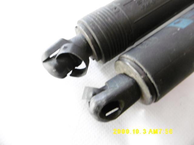 Pistoncini cofano Post. - Mercedes Gla Serie - Pit Stop Ricambi Auto