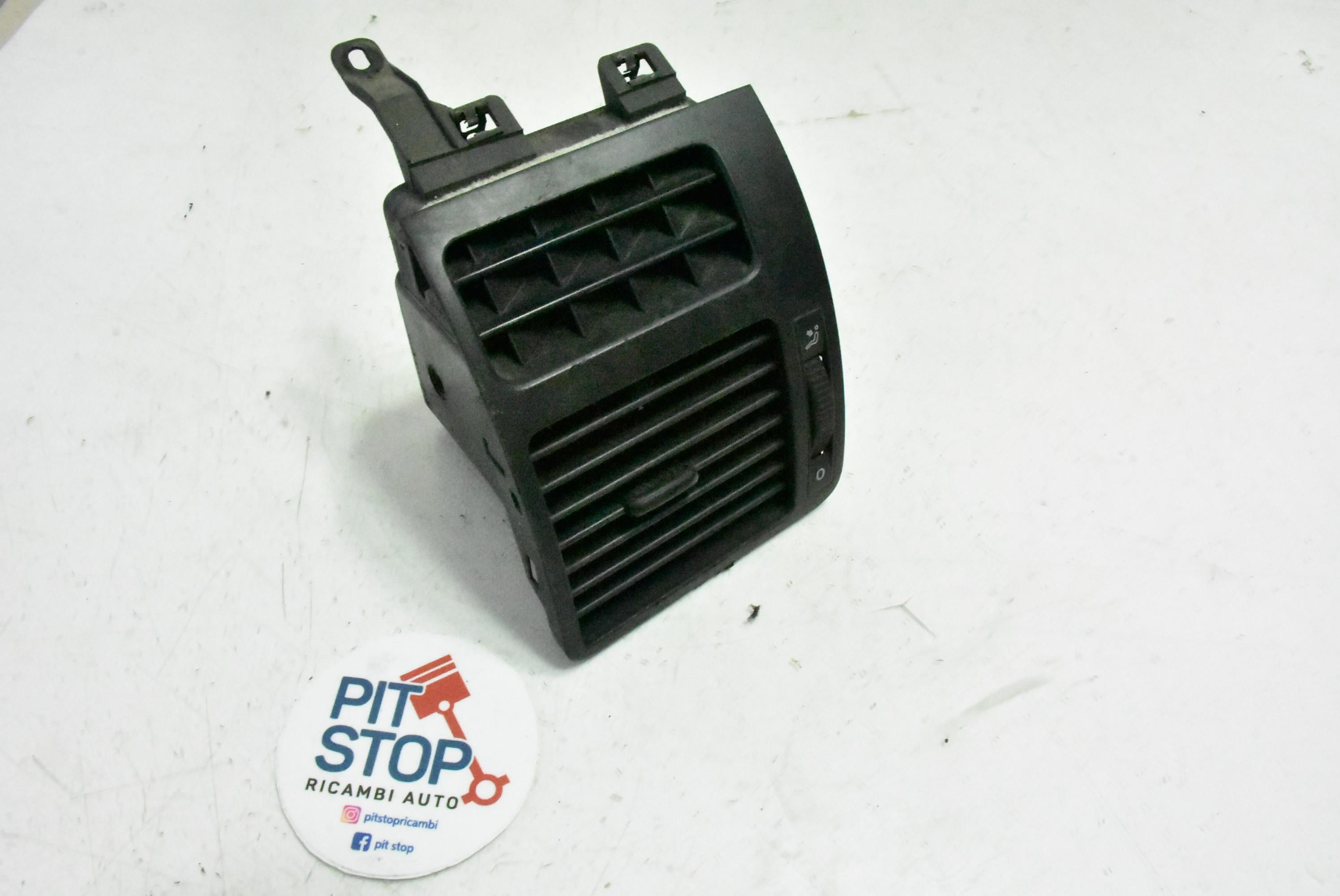 Bocchetta aria cruscotto SX - Volkswagen Touran 1è Serie - Pit Stop Ricambi Auto