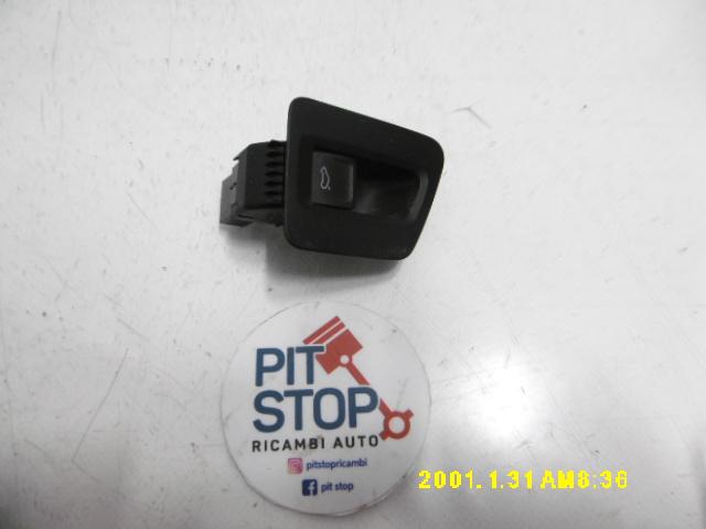 Pulsante apertura portellone posteriore - Volkswagen Passat Variant 5è Serie - Pit Stop Ricambi Auto