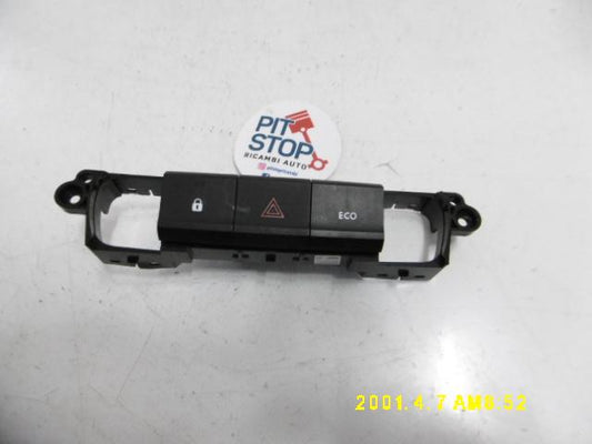 Pulsante luci di emergenza - Dacia Spring Serie (20>) - Pit Stop Ricambi Auto