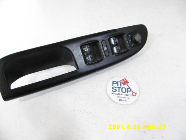 Pulsantiera Anteriore Sinistra - Volkswagen Passat Berlina 4è Serie - Pit Stop Ricambi Auto