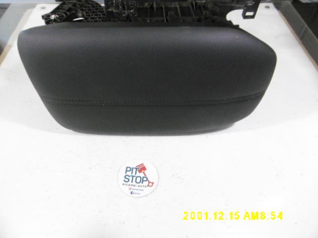 Bracciolo centrale - Toyota Rav4 Serie (18>) - Pit Stop Ricambi Auto