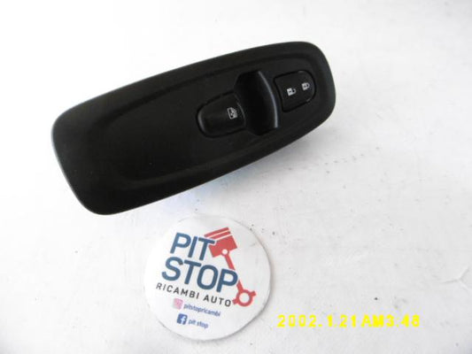 Pulsante alzavetro anteriore dx - Renault Kadjar Serie - Pit Stop Ricambi Auto