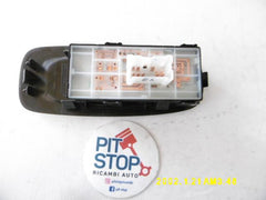 Pulsante alzavetro anteriore dx - Renault Kadjar Serie - Pit Stop Ricambi Auto