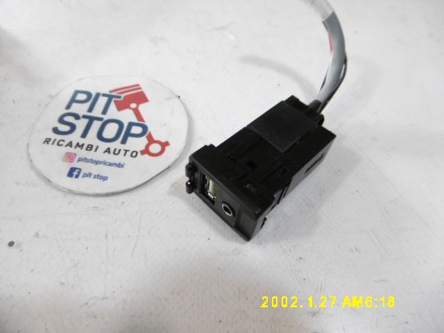 Porta USB - Toyota C-hr Ibrida (16>) - Pit Stop Ricambi Auto