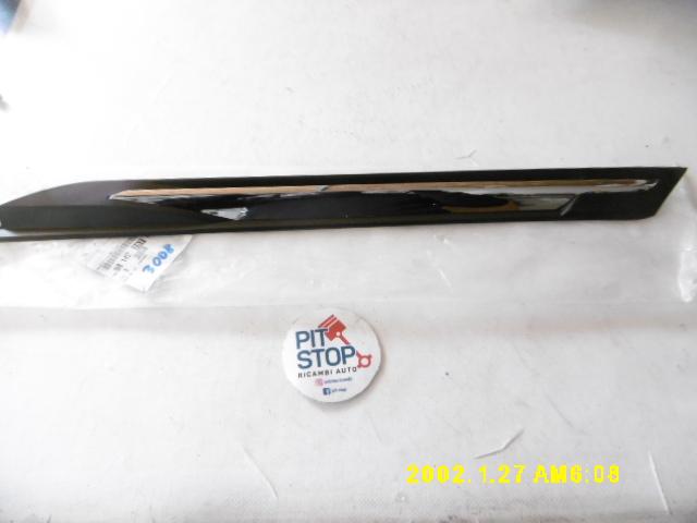 Modanatura parafango ant DX - Peugeot 3008 Serie (16>) - Pit Stop Ricambi Auto