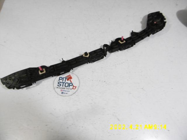 Guida Paraurti Anteriore SX - Toyota Prius + (12>) - Pit Stop Ricambi Auto