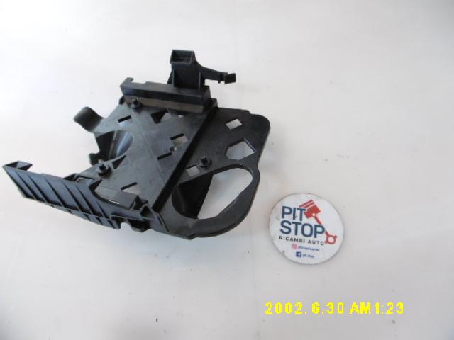 Staffa supporto batteria - Volkswagen Golf Serie Viii (19>) - Pit Stop Ricambi Auto