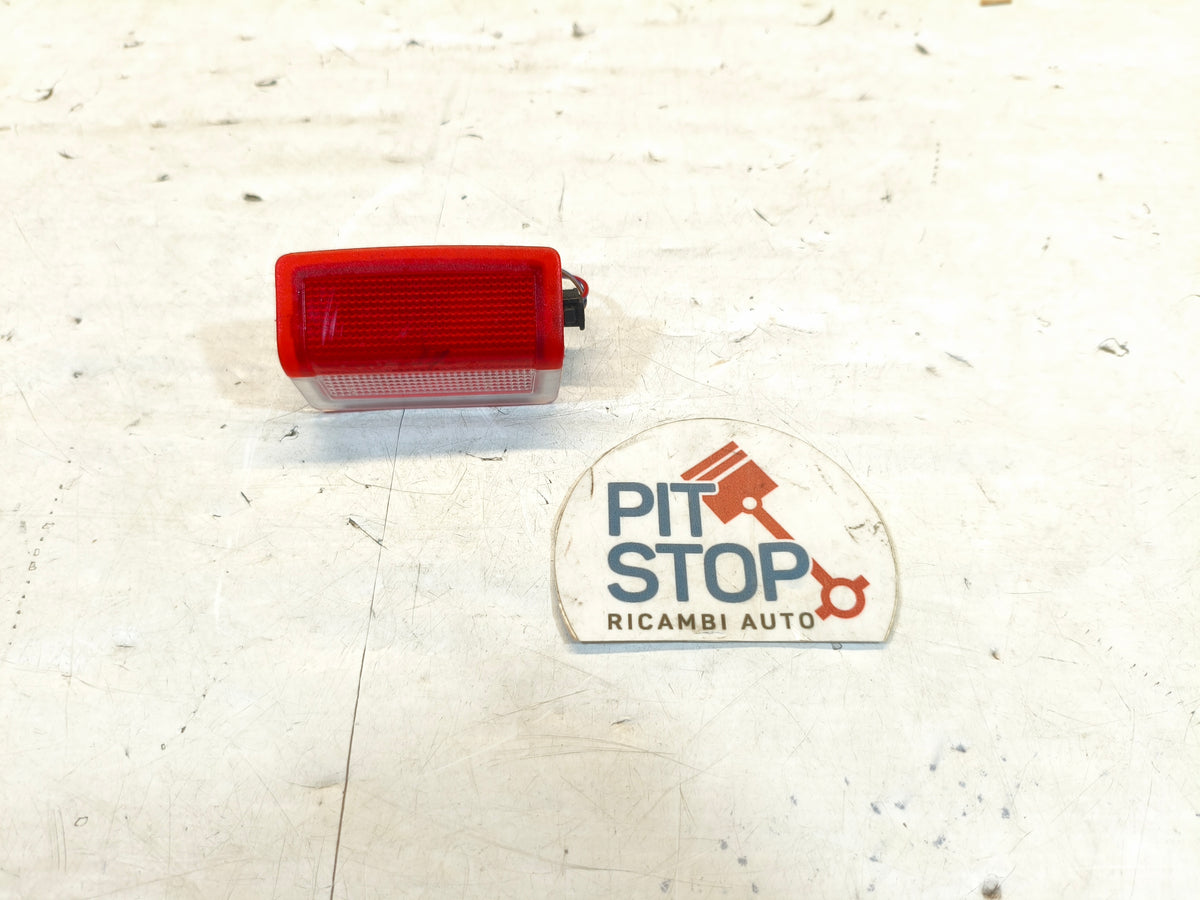 A0008202503 LUCE SOTTOPORTA ANTERIORE MERCEDES CLASSE A W177 CLASSE C W205 10G