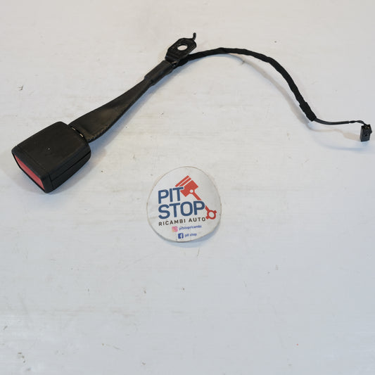 81A857755B ATTACCO FIBBIA CINTURA ANTERIORE DESTRA AUDI Q2 2016> 12S