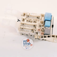 Scatola Fusibili Toyota Yaris 1.4 90cv 1NDTV 2008 82730-52700 30653-7K13 12G