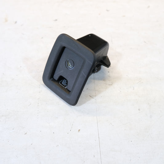 81a887233a TAPPO FISSAGGIO SUPPORTO SEGGIOLINO ISOFIX AUDI Q2 2016> 10GPULSVA